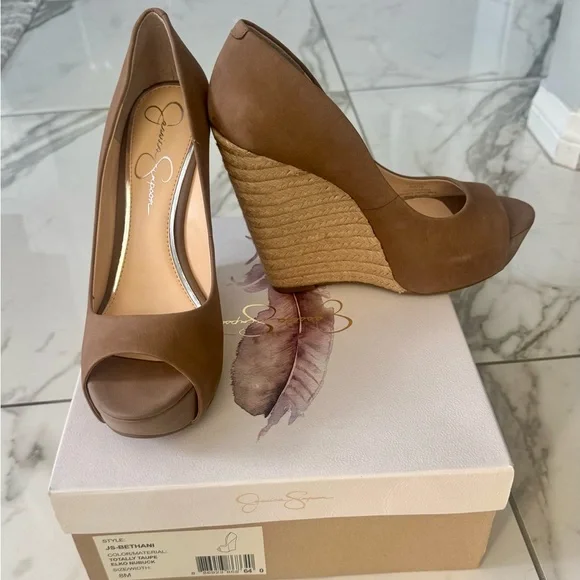Jessica Simpson Bethani Peep-Toe Wedges in Color Totally Taupe. Size 8M. NWT. - Picture 1 of 4